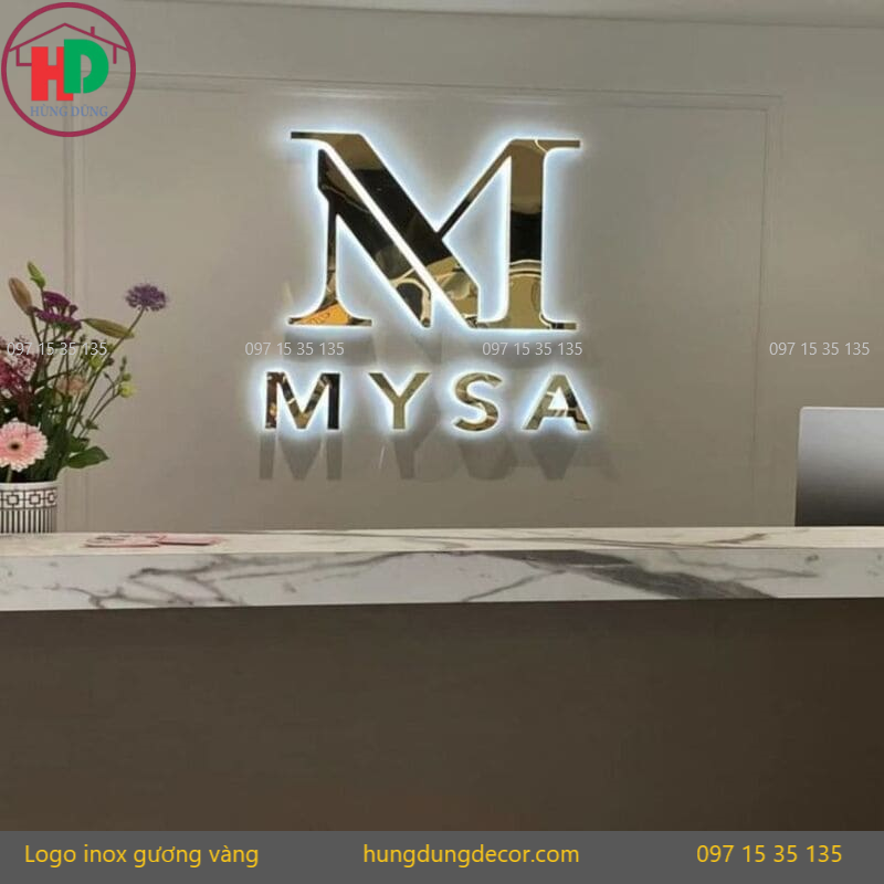 thi công logo inox vàng gương