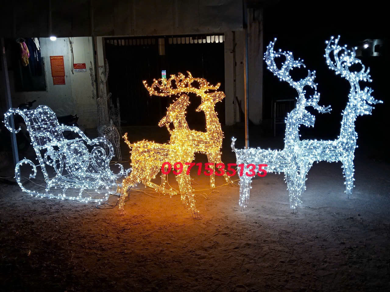 mô hình tuần lộc thép quấn led trang trí noel