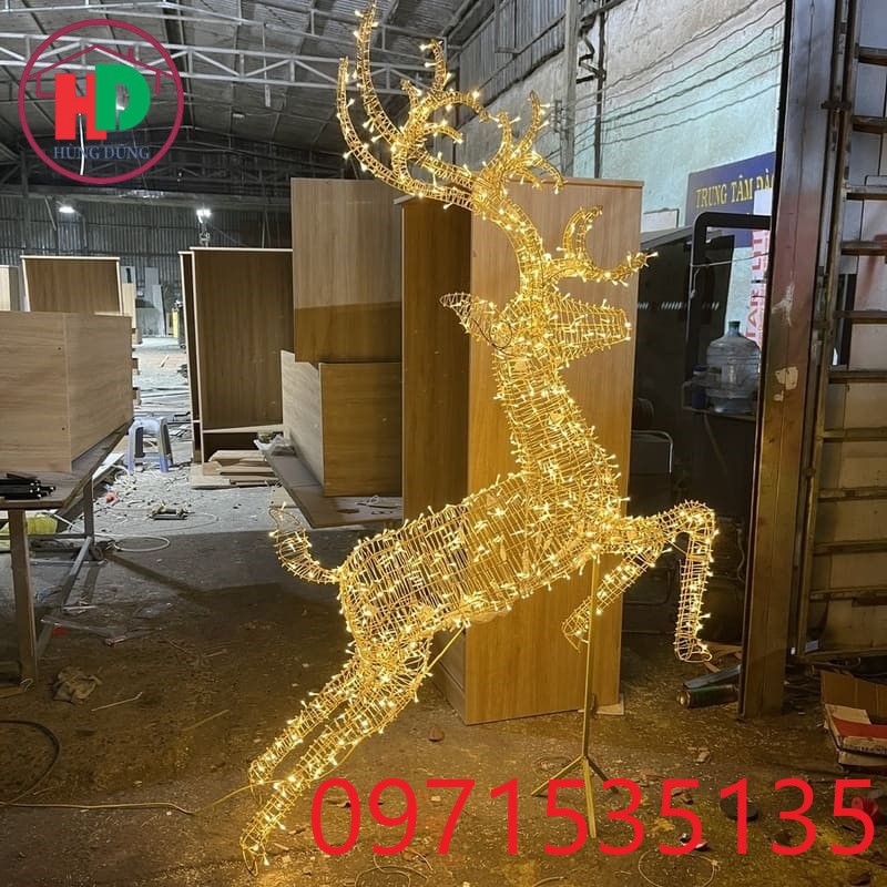 Tuần lộc trang trí Noel theo yêu cầu với đèn LED